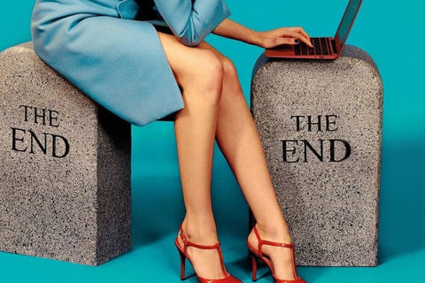 THE END HOCKER GUFRAM GRAU