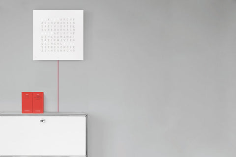 QLOCKTWO CLASSIC 45X45 QT4 WEISSES PANEL
