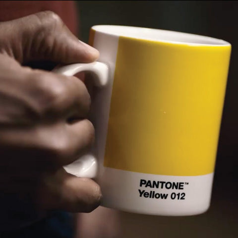 PANTONE BECHER 101030012 COPENHAGEN DESIGN GELB