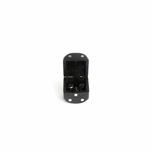 GR031B AUTHENTIC MODELS ROSA SCHWARZE WÜRFELBOX