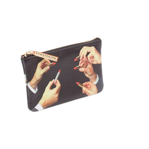 PU BEDRUCKTES FEDERMÄPPCHEN TOILETTENPAPIER LIPPENSTIFTE SCHWARZ SELETTI ART. 02514