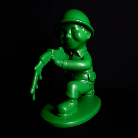 OGGETTO DECORATIVO PLASTIC PEACE CM 20X10.5 H 20 ART. 09018 SELETTI