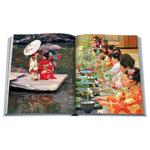 KYOTO SERENITY ASSOLULINE MEHRFARBIGES BUCH