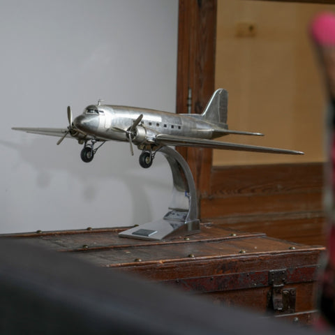 AEREO DAKOTA DC-3 AP455  AUTHENTIC MODELS