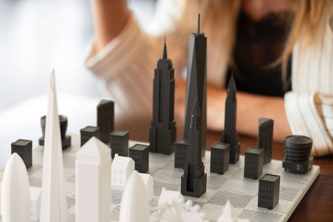 Schach-Skyline, Acryl, London gegen New York (mit Marmor-Schraffurbrett), SKU.057, Weiß