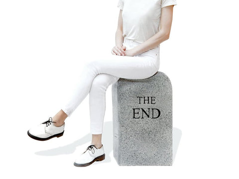 THE END HOCKER GUFRAM GRAU