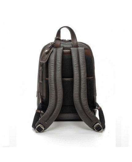 RUNDER MITTELGROSSER RUCKSACK AUS TECHNISCHEM LEDER, DUNKELBRAUN, ART. 309181U254
